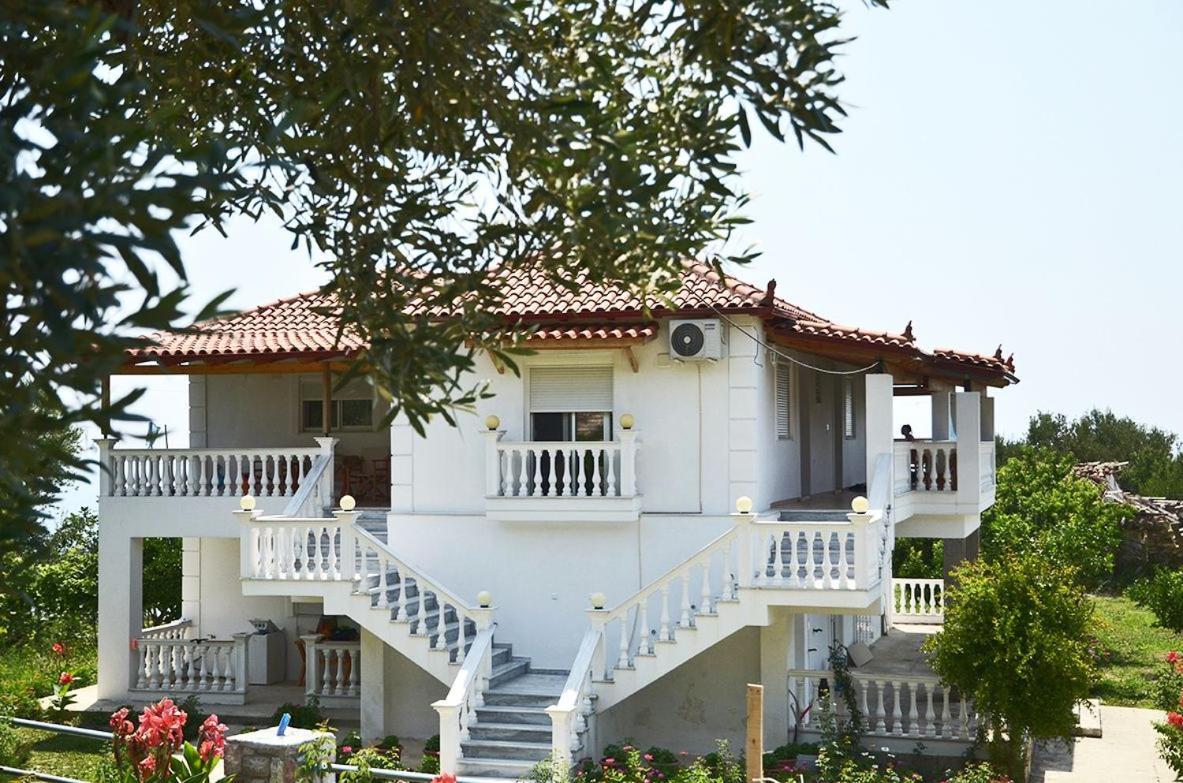 Helen Apartments Lukove Ngoại thất bức ảnh