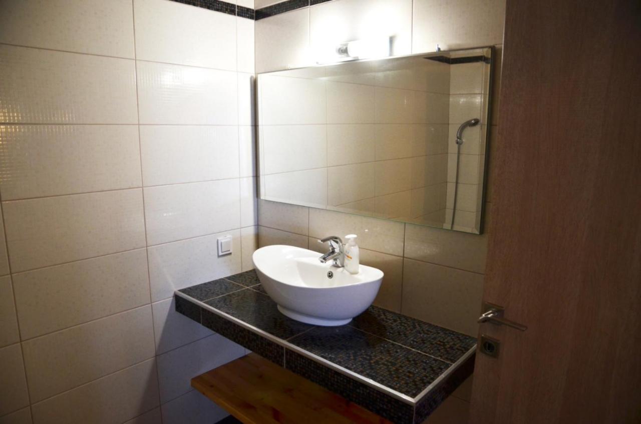 Helen Apartments Lukove Ngoại thất bức ảnh