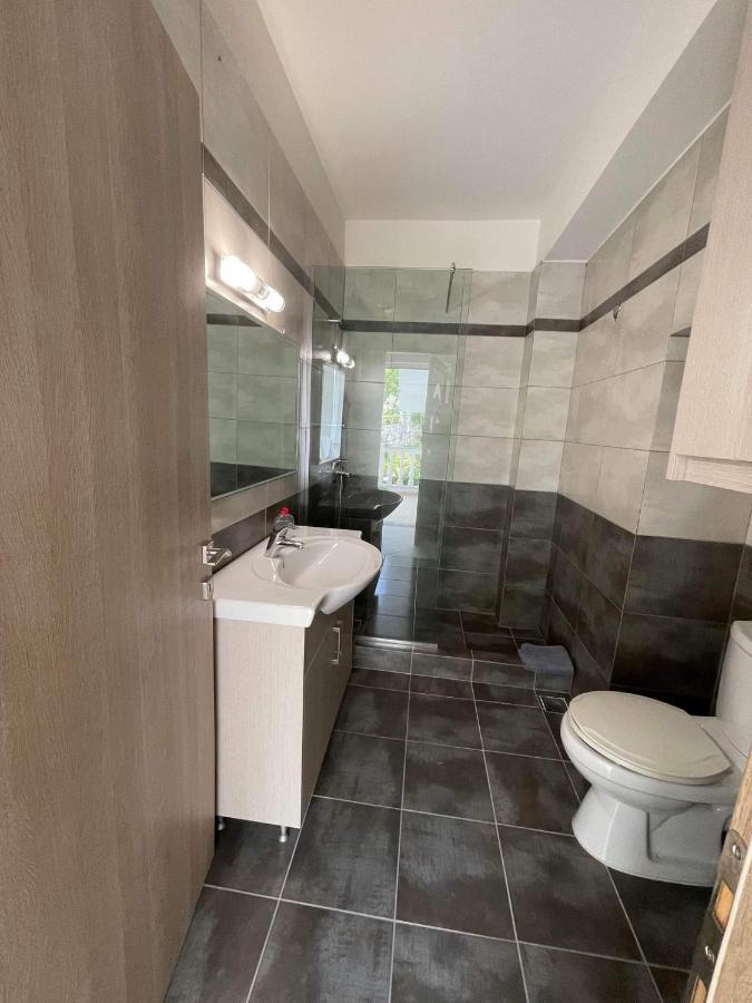 Helen Apartments Lukove Ngoại thất bức ảnh